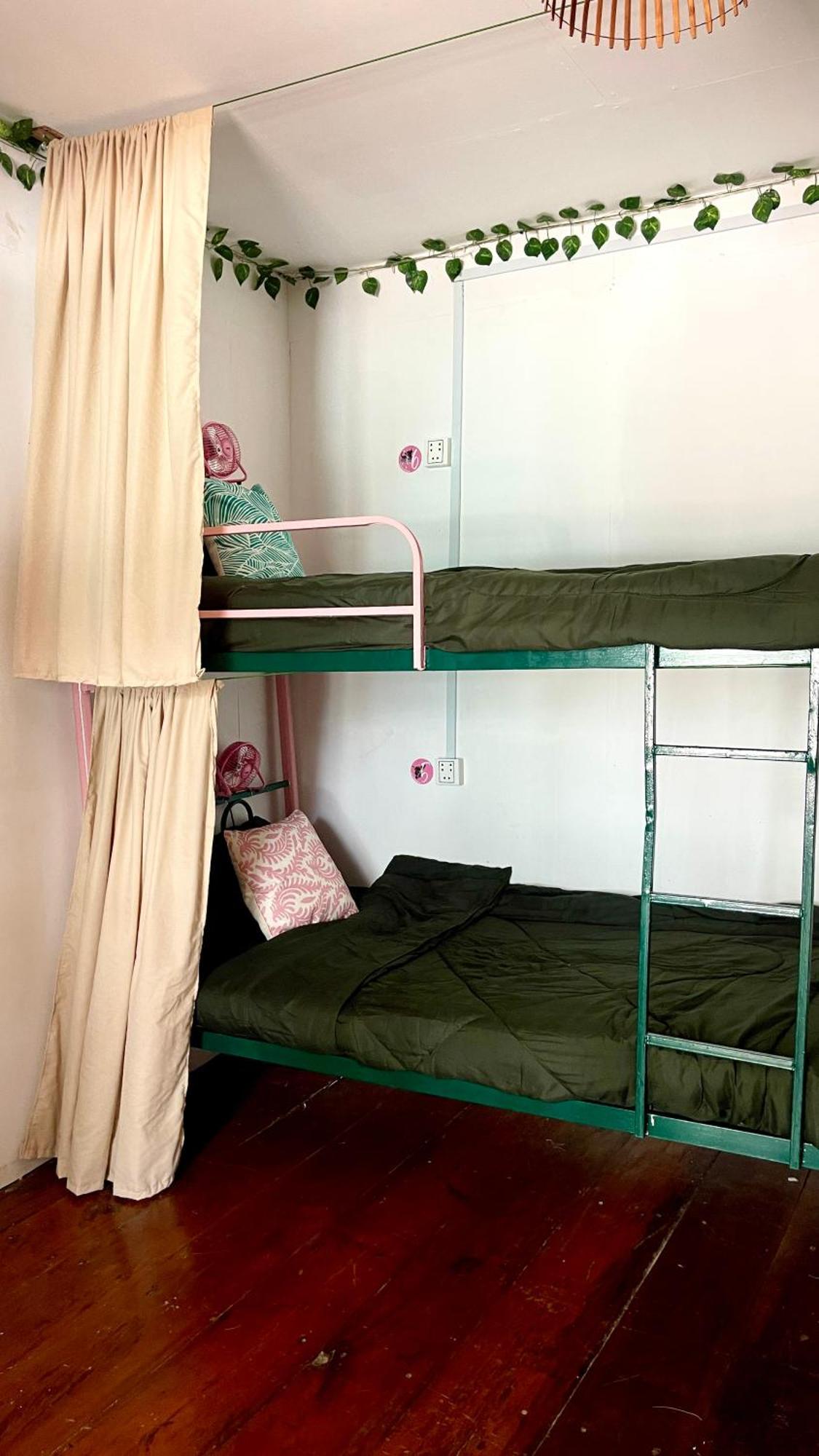 Yaiya Hostel & Smoothie Bar Kaoh Touch Bagian luar foto
