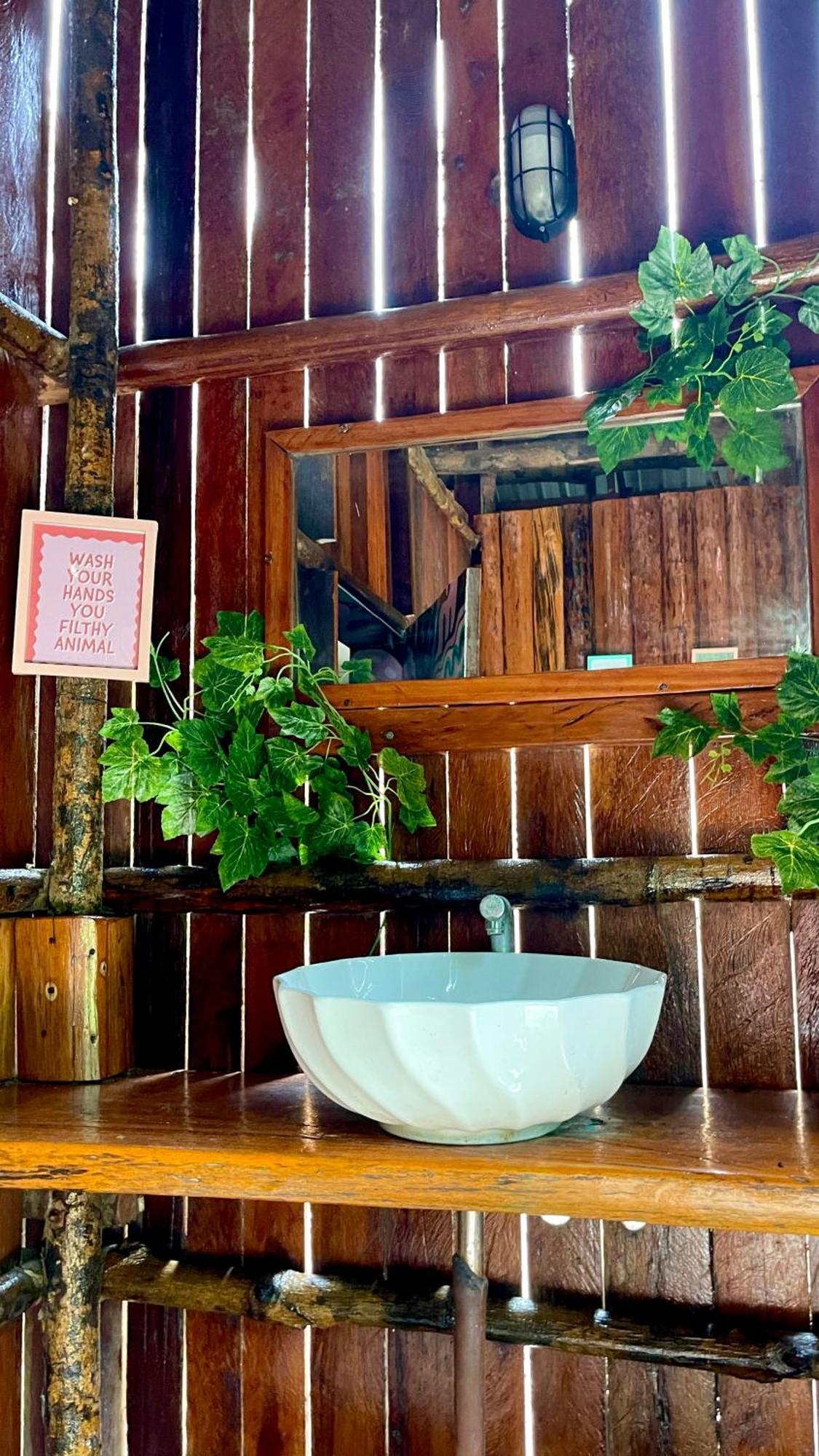 Yaiya Hostel & Smoothie Bar Kaoh Touch Bagian luar foto